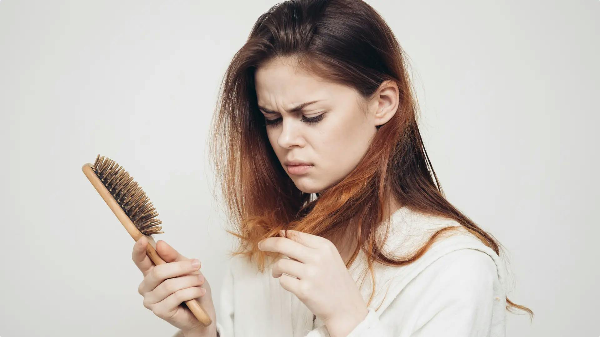 Căderea părului la femei. Cauze și mituri